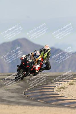 media/Nov-16-2025-Race Pace (Sun) [[8c5fa54630]]/Non Verified Riders (1st 20 Minutes)/6-Turn 12 (2pm)/